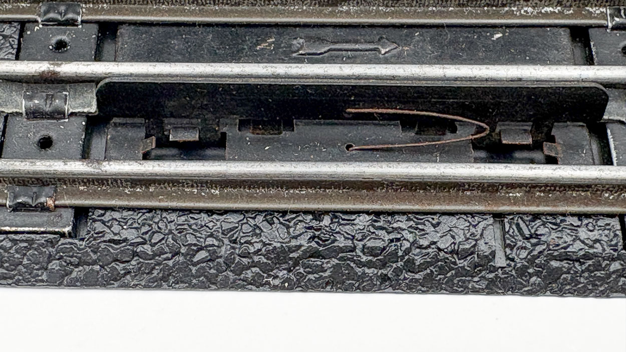 Uncouple Track